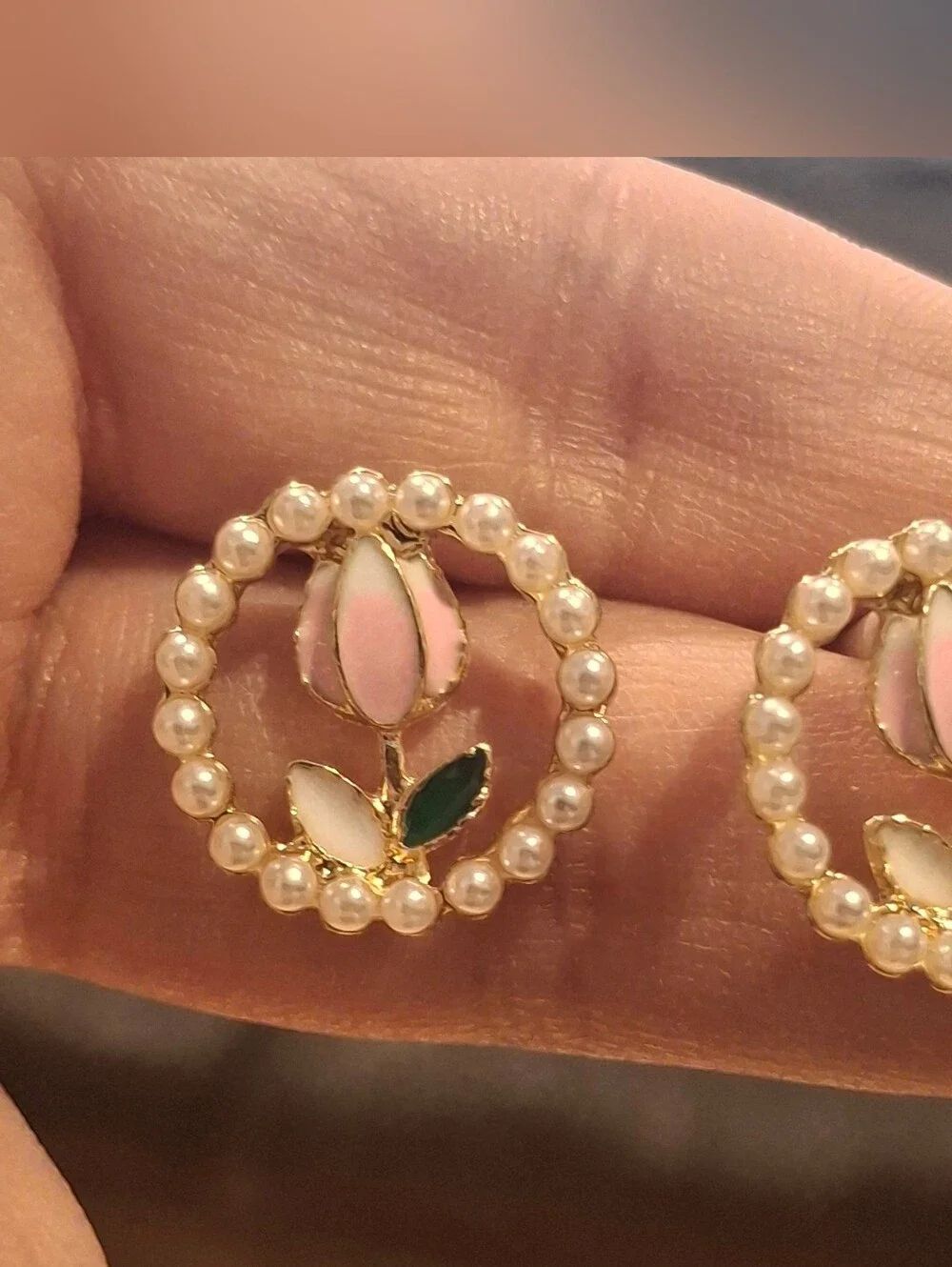 New Rose Pearl Round Earrings